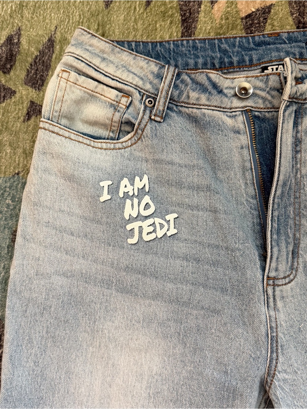 Star Wars x Her Universe Jeans Women’s 9 Ahsoka Tano Embroidered 95% Cotton New